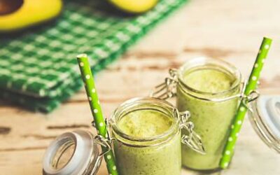 3 smoothies with seasonal fruits and vegetables